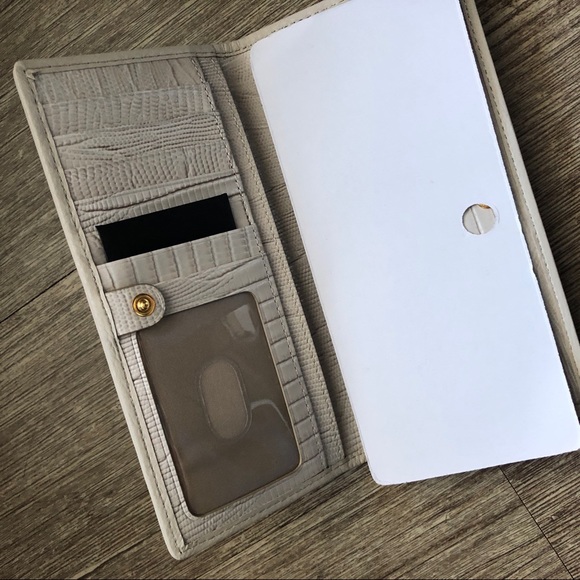 Brahmin Sand Boyd Genuine Leather Wallet - Picture 2 of 4